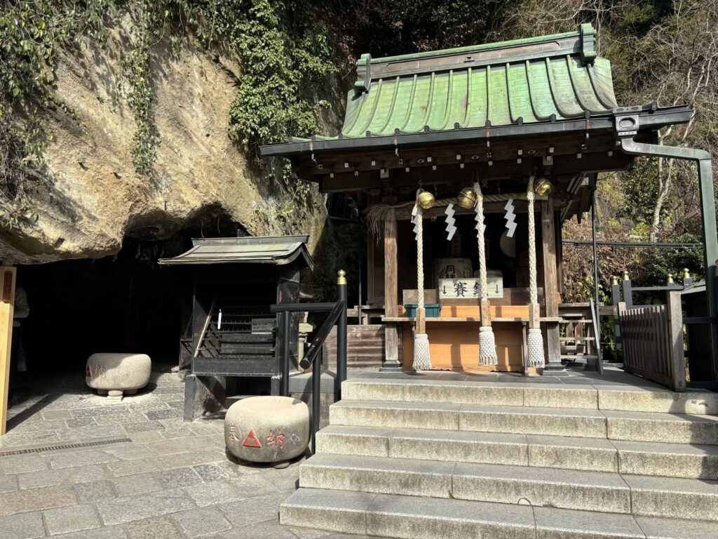 鎌倉　銭洗弁財天宇賀福神社　本宮と奥宮