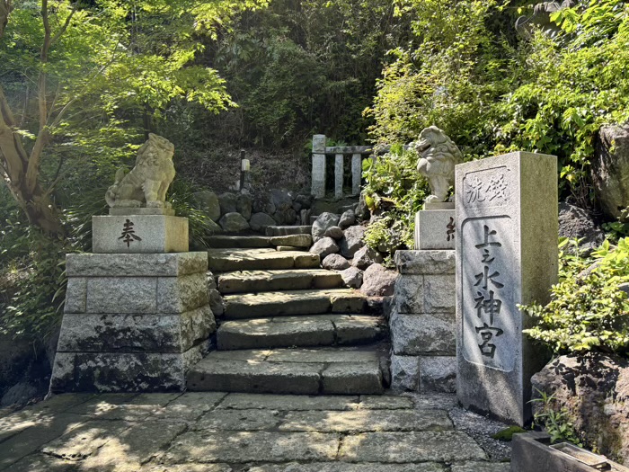 銭洗弁財天宇賀福神社　上之水神