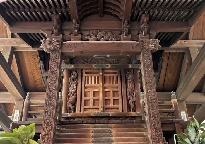 双葉稲荷神社　社殿