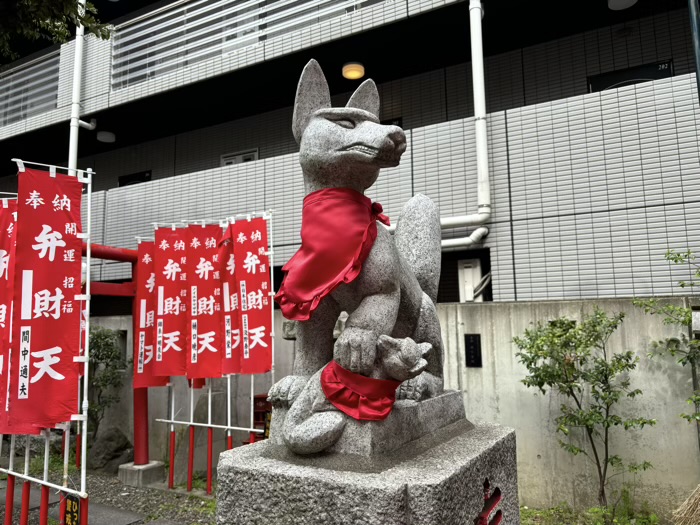 津軽稲荷神社　狛狐