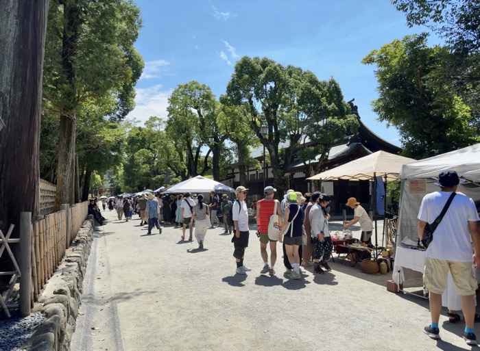 鶴岡八幡宮　鎌倉骨董祭