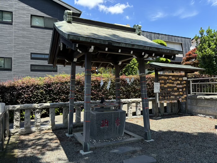 つくし野杉山神社　手水舎