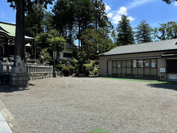 つくし野杉山神社　広場