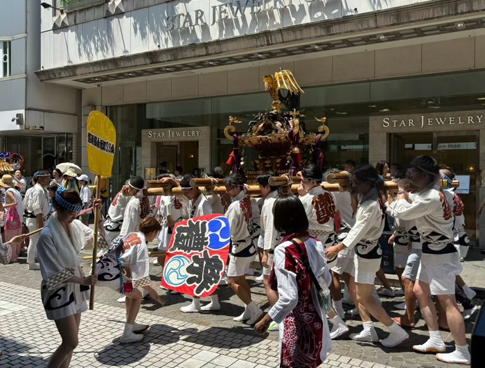 元町厳島神社　夏祭り　神輿渡御