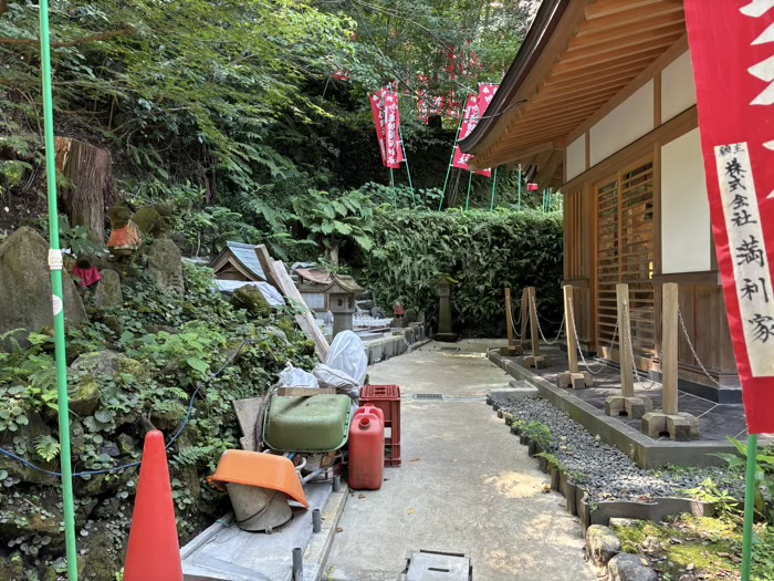 佐助稲荷神社　工事中