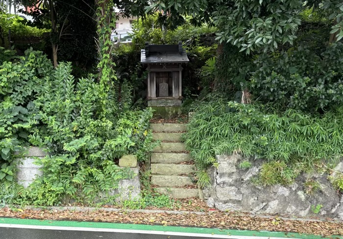 滝坂　不動明王の祠