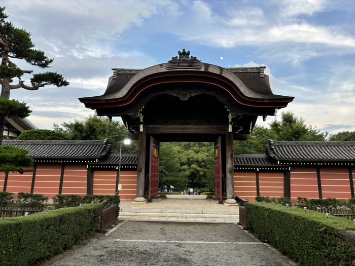 横浜・鶴見　大本山諸嶽山總持寺　向唐門