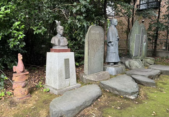 秦野　出雲大社相模分祠　歴代分祠長（宮司）の記念碑