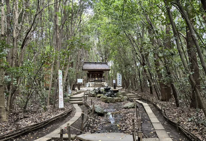 秦野　出雲大社相模分祠　龍蛇神の社