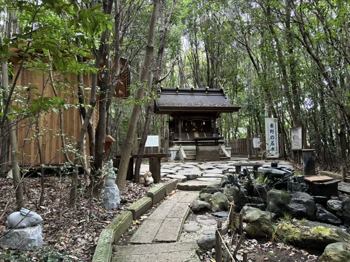 秦野　出雲大社相模分祠　龍蛇神の社