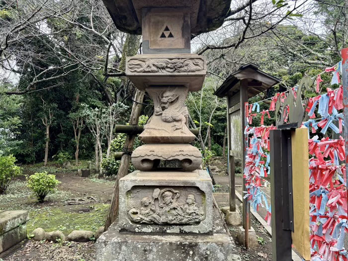 江ノ島　江島神社 奥津宮　燈籠