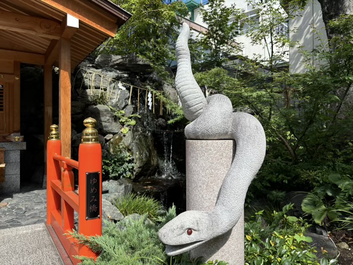 東京・品川区　蛇窪神社　白蛇辨財天社