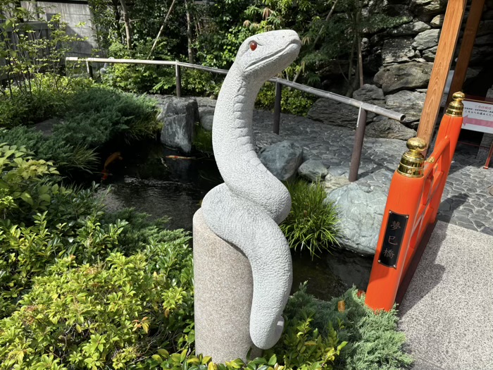 東京・品川区　蛇窪神社　白蛇辨財天社