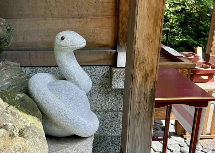 東京・品川区　蛇窪神社　白蛇辨財天社