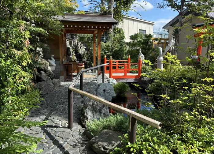 東京・品川区　蛇窪神社　白蛇辨財天社