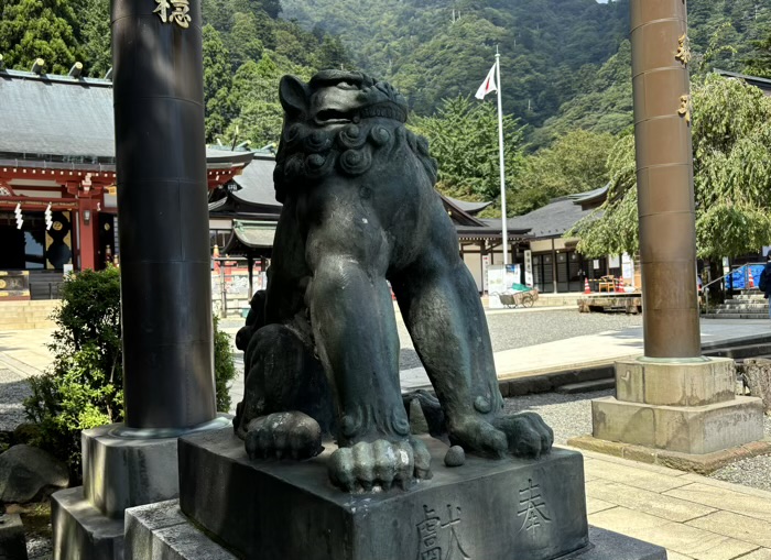 大山阿夫利神社　大鳥居　狛犬