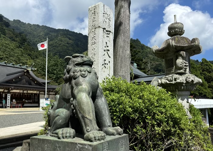 大山阿夫利神社　大鳥居　狛犬