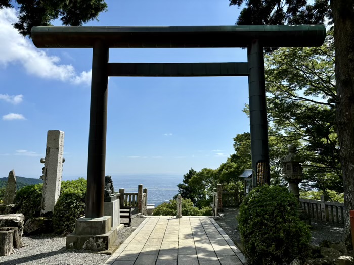 大山阿夫利神社　大鳥居