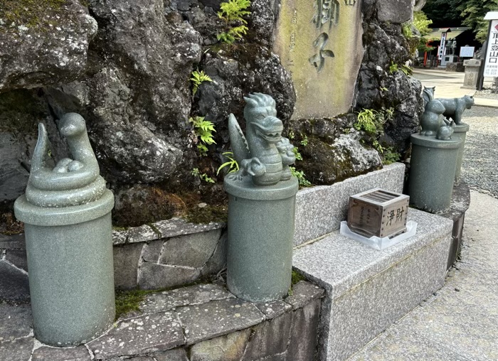 大山阿夫利神社　獅子山　十二支