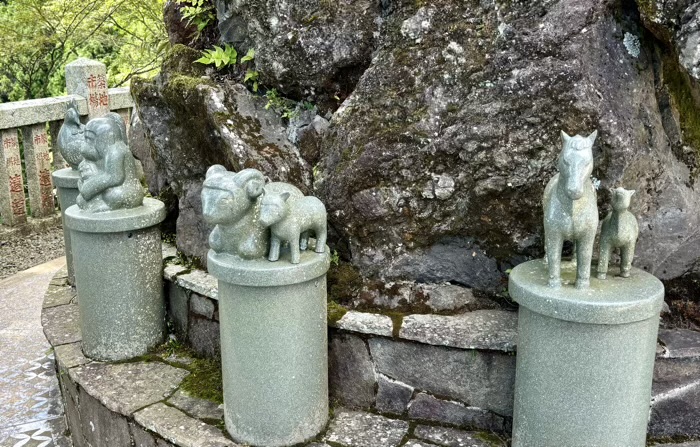 大山阿夫利神社　獅子山　十二支