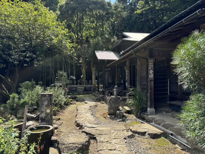 大山阿夫利　茶湯寺（涅槃寺）　本堂