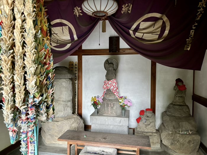 東京　宿鳳山高円寺　開運子育地蔵堂（桃園子育地蔵）