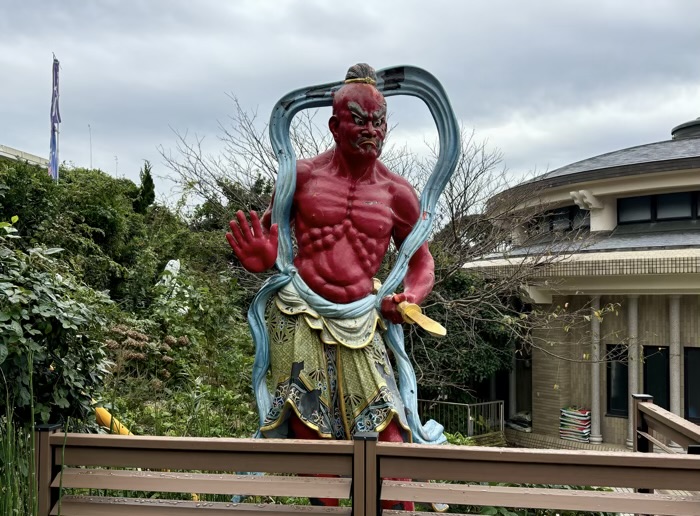 江の島大師　仁王像（金剛力士）