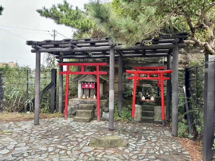 江の島　聖天島公園　龍宮神と道祖神