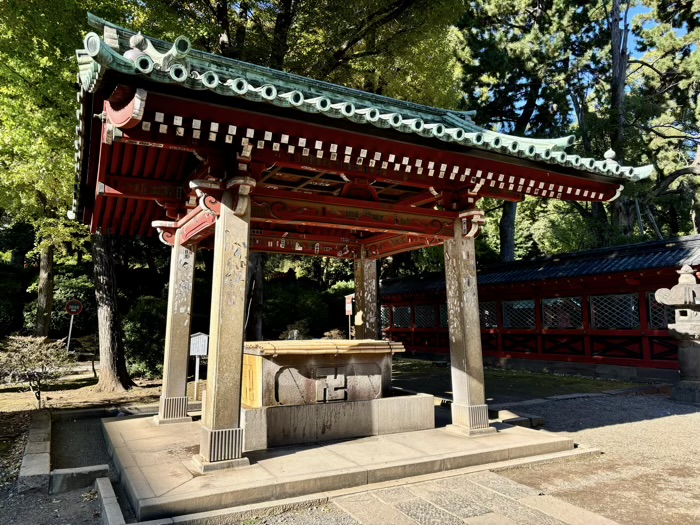 文京区　東京十社　根津神社　手水舎