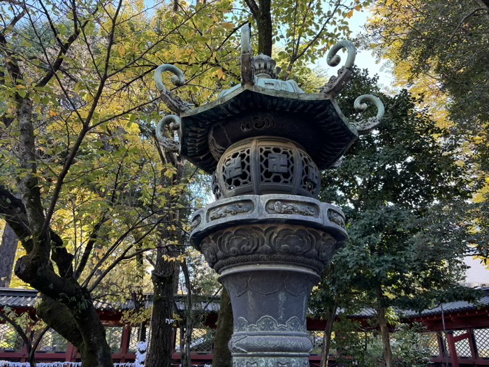 文京区　東京十社　根津神社　青銅燈籠