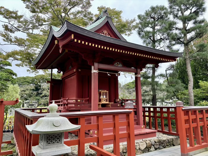 鎌倉　鶴岡八幡宮　旗上弁財天社