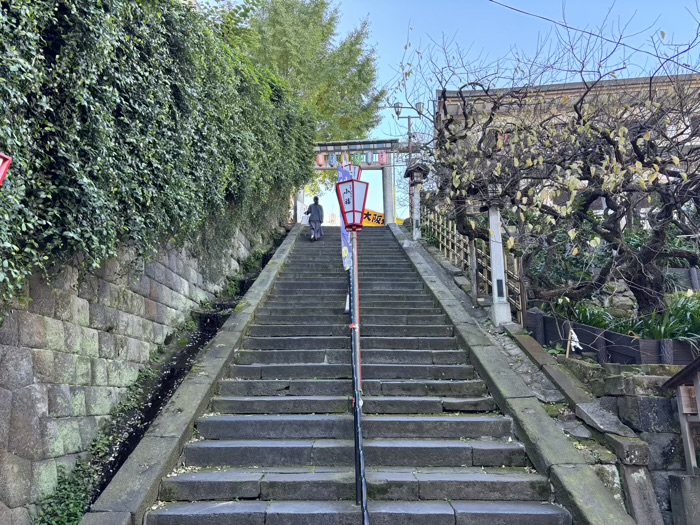 東京　文京区　湯島天満宮　男坂　学問の道