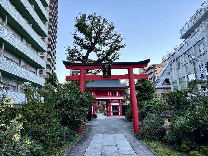 東京　新宿　成子天神社　参道