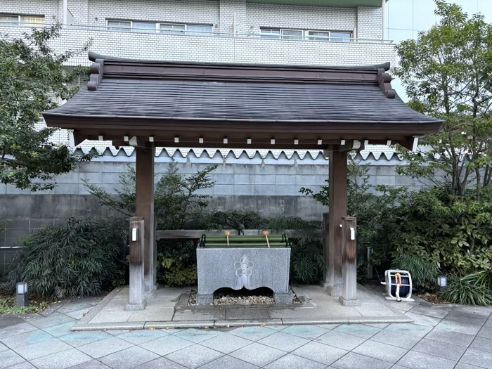 東京　新宿　成子天神社　手水舎