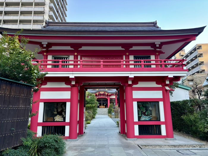 東京　新宿　成子天神社　楼門