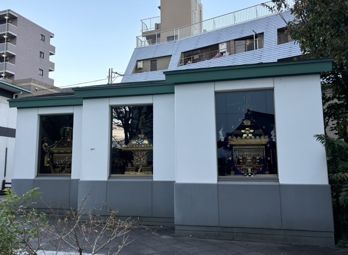 東京　新宿　成子天神社　神輿庫