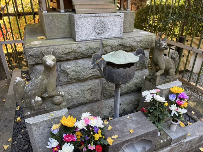 鎌倉　長谷寺　かきがら稲荷大明神　社殿