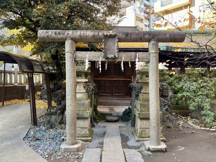 台東区　入谷　小野照崎神社　末社・三峯神社