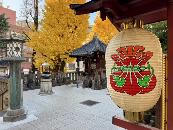 浅草　待乳山聖天　本龍院　本龍院の歓喜地蔵尊と地蔵尊