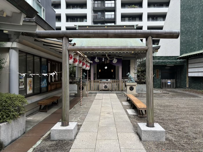 東京　渋谷　宮益御嶽神社