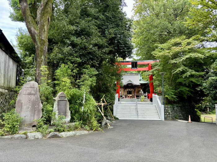 秦野　白笹稲荷神社