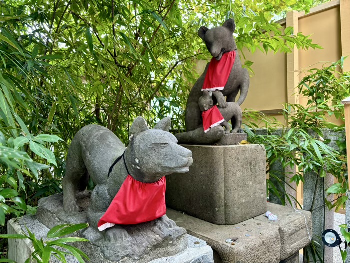 秦野　白笹稲荷神社　子守り狐