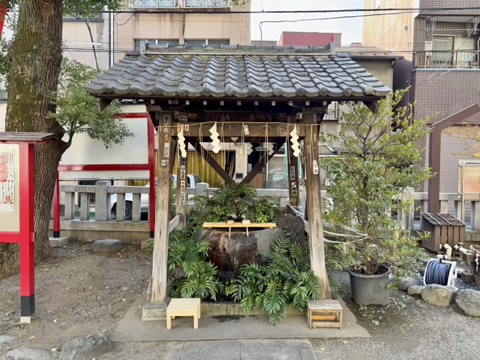 浅草　矢先稲荷神社　手水舎