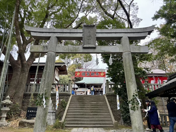 秦野　曾屋神社　境内