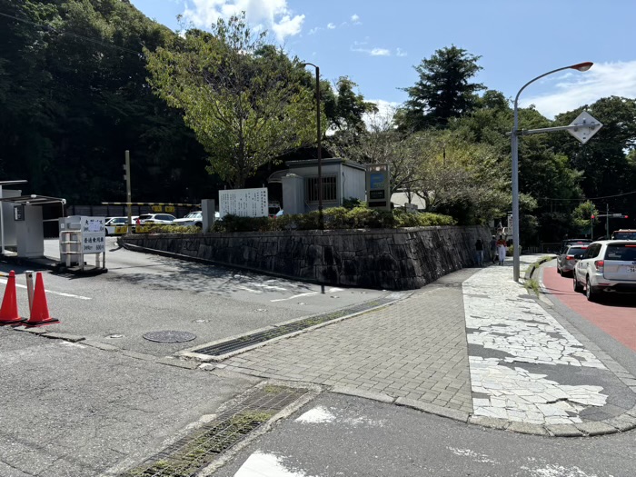 鎌倉　鶴岡八幡宮　鶴岡八幡宮参拝者専用駐車場