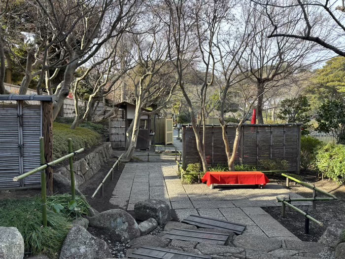 鎌倉　鶴岡八幡宮　神苑ぼたん庭園　入口・出口