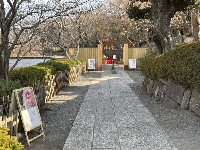 鎌倉　鶴岡八幡宮　神苑ぼたん庭園　入口・出口