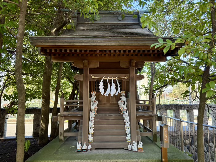 座間　鈴鹿明神社　稲荷神社