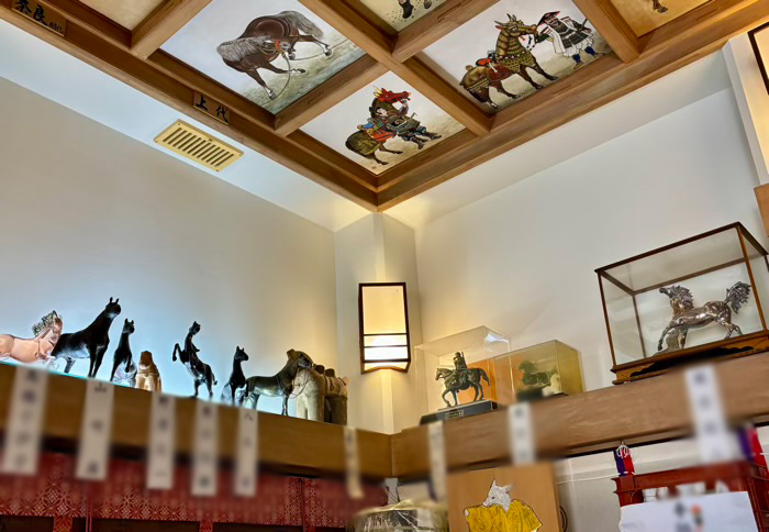 浅草 矢先稲荷神社 社殿 馬の像