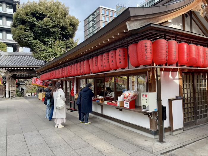 赤坂　豊川稲荷東京別院　三所殿（授与所）